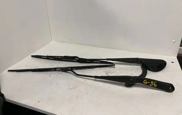 Mercedes-Benz C W203 Front wiper blade arm A2038200644 A2038200544