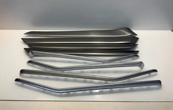 Mercedes-Benz E W212 Front door trim bar A2127206822 2127206822
