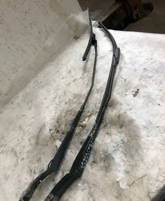 Opel Grandland X Windshield/front glass wiper blade Yp00060580
