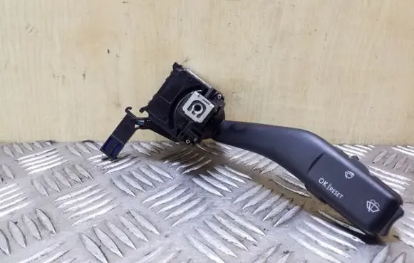 Volkswagen Jetta V Wiper control stalk 1K0953519C