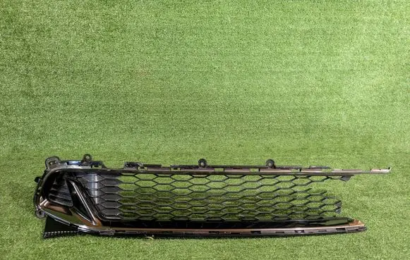 KIA Stinger Front bumper lower grill 
