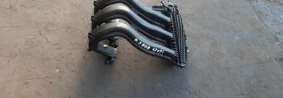 Peugeot 2008 I Intake manifold 9673063980
