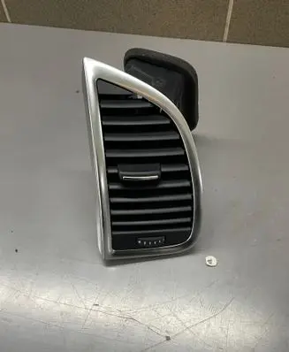Audi Q7 4L Dashboard side air vent grill/cover trim 4L0820901
