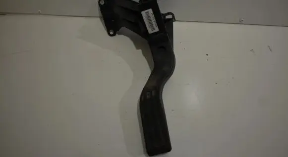 Ford Mondeo Mk III Accelerator throttle pedal 2S719F836DA