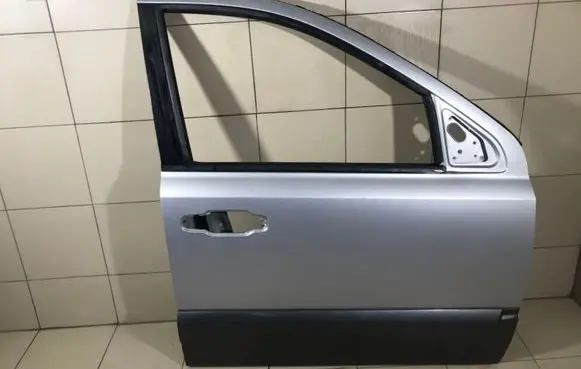 KIA Sorento Front door