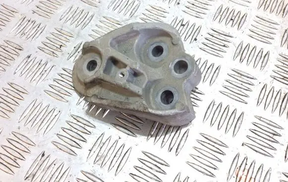 Ford Fiesta Engine mounting bracket