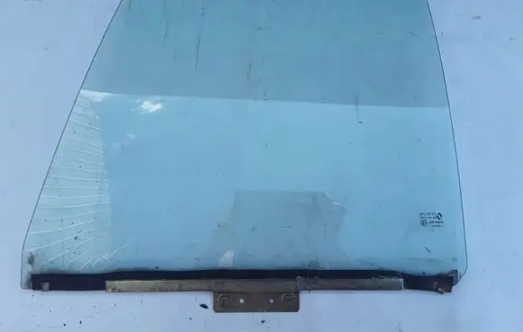 Renault 19 Rear door window glass 43R00048 DOT24AS2M40