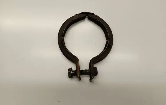 BMW 1 E81 E87 Muffler pipe connector clamp 7806991