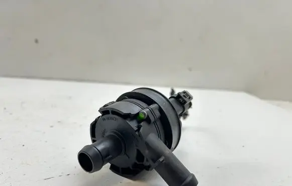 Mercedes-Benz CLA C117 X117 W117 Electric auxiliary coolant/water pump A0005000686 0392023206