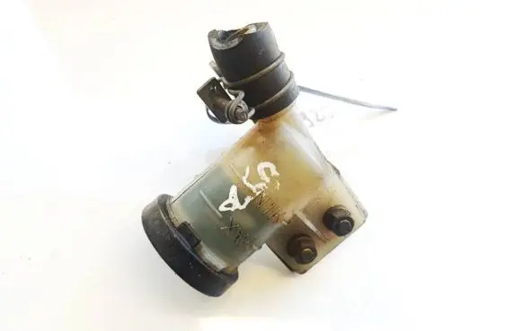 Brake fluid reservoir