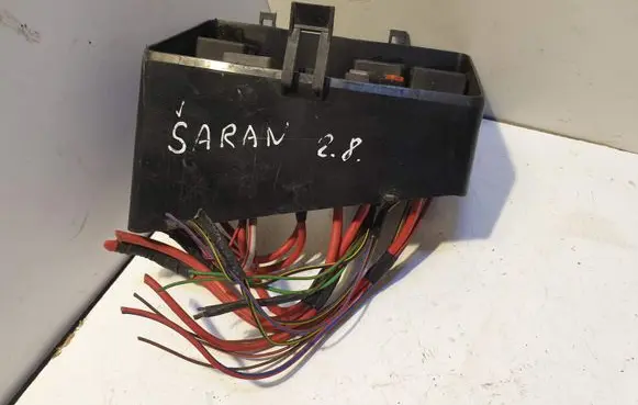Volkswagen Sharan Fuse module 7M0937573