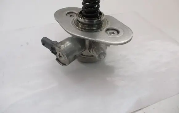 BMW 4 F32 F33 Fuel injection high pressure pump 8604229 0261520282 N20B20B
