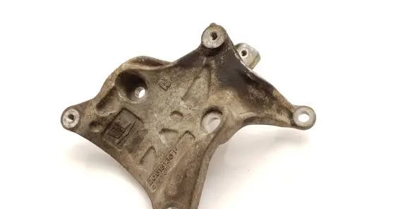 Dodge Nitro Engine mounting bracket 20513136F