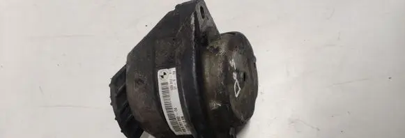 BMW 5 E60 E61 Engine mount bracket 6761092