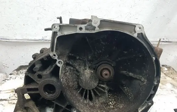 Manual 5 speed gearbox