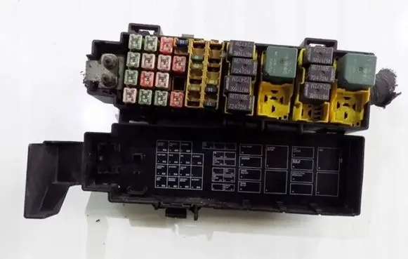 Jeep Cherokee III KJ Fuse module 56009950AM