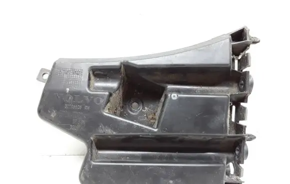 Volvo V60 Front bumper mounting bracket 30796626