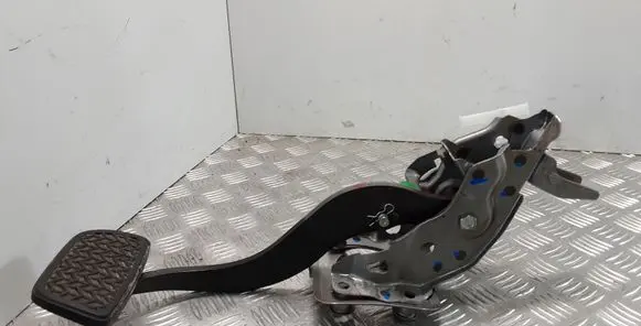 Lexus LS 460 - 600H Brake pedal
