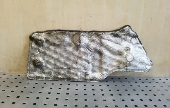 BMW 5 F10 F11 Heat shield in engine bay 51487185246 7185246