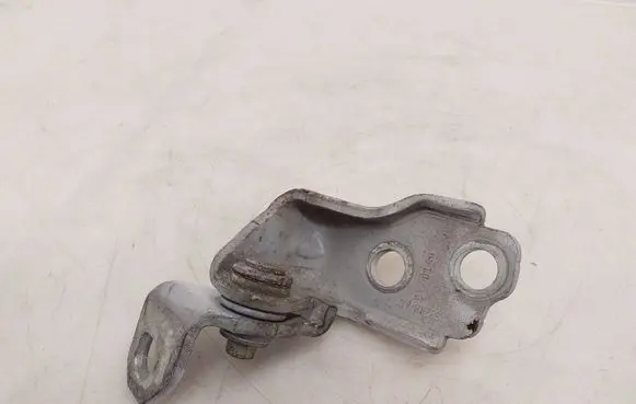 Ford Kuga II Front door lower hinge CJ54S22811AC