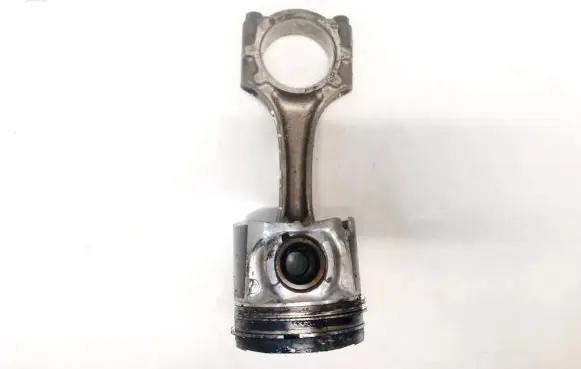 Toyota Avensis Verso Piston with connecting rod