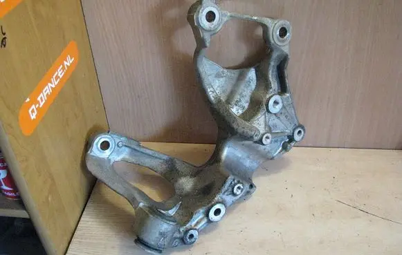 Honda Civic Engine mounting bracket 21830D3800