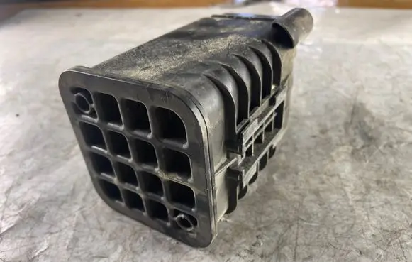 Toyota Corolla E120 E130 Active carbon filter fuel vapour canister 7770412510