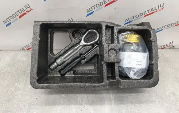 BMW 2 F45 Tool set 6854748 6877570
