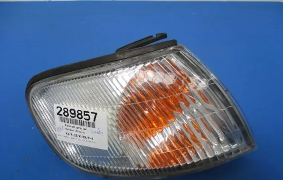 Nissan Almera Tino Front indicator light