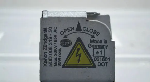 Audi A6 S6 C6 4F Headlight ballast module Xenon 5DD00831950 30KV85VAC