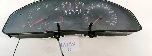 Audi A4 S4 B5 8D Speedometer (instrument cluster) 8D0919861A 008AUZ8Z0