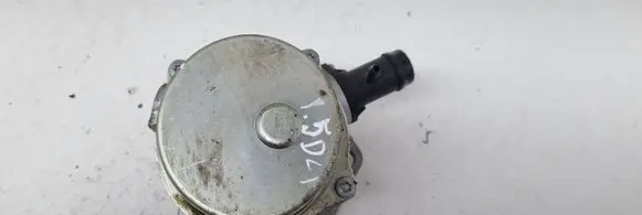 Renault Megane III Vacuum pump 8201005306B