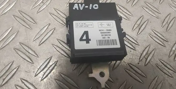 Toyota Avensis T270 Door central lock control unit/module 8974105080