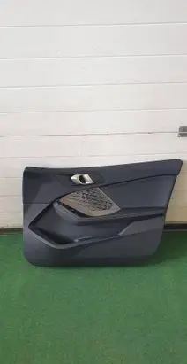 BMW 1 F70 Front door card panel trim 