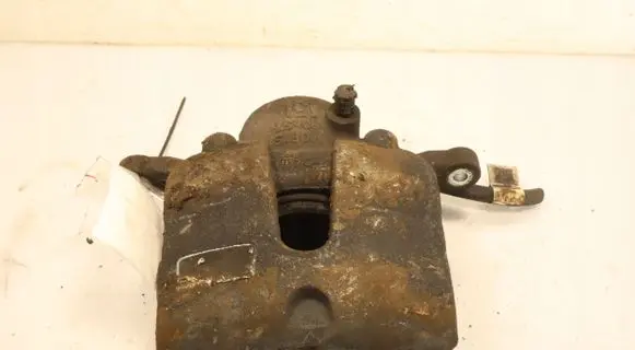 Hyundai i30 Front brake caliper