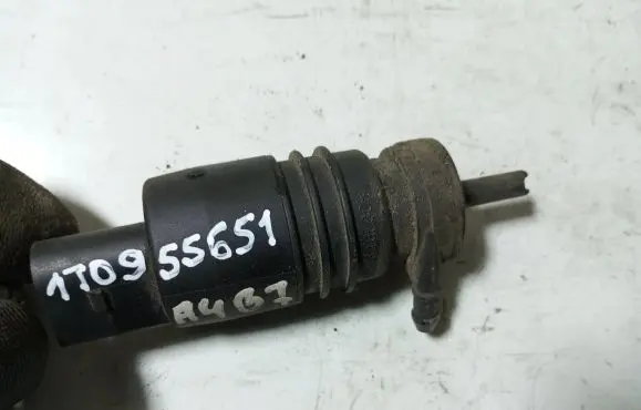Audi A4 S4 B7 8E 8H Windscreen/windshield washer pump 1T0955651