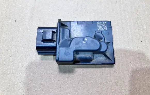 Volvo S60 Fuel pump relay 31478784