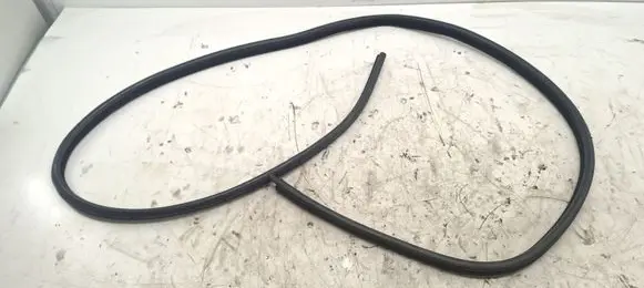 BMW 5 E60 E61 Rear door rubber seal (on body) 703377610 51727122434 7122434