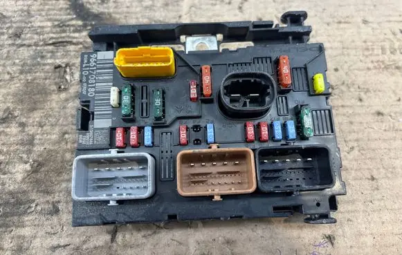 Citroen C3 BSM Control unit 9661708180 S12467446