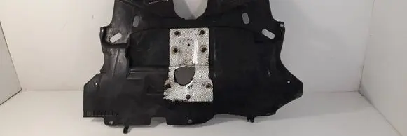 Fiat 500L Engine splash shield/under tray 1051884836