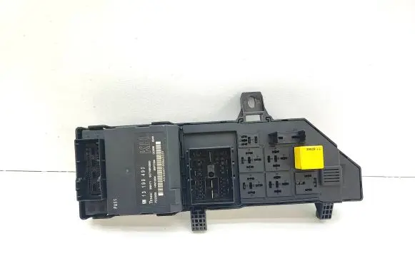 Opel Signum Fuse module 13199490 13181984