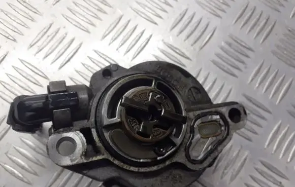 Ford Focus Vacuum pump 0156-2C2