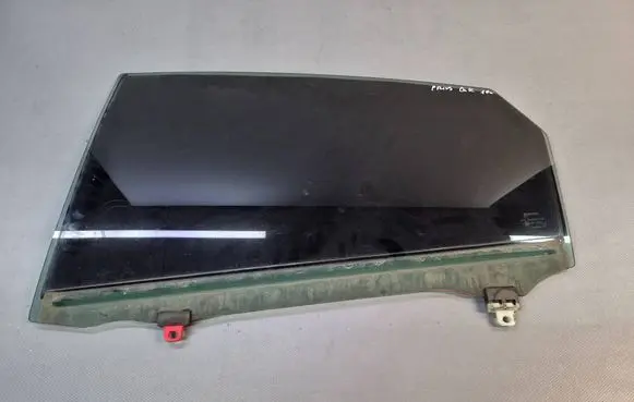 Toyota Prius (XW30) Rear door window glass 
