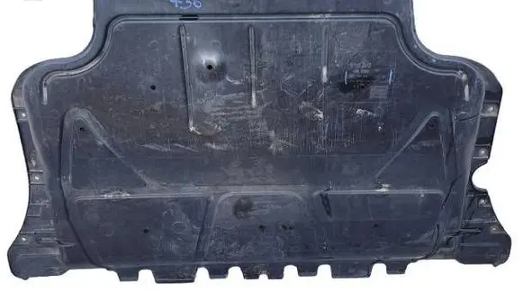 Volkswagen PASSAT B8 Engine splash shield/under tray 5Q0825236