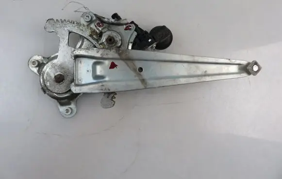 Toyota Urban Cruiser (XP110) Rear door window regulator with motor 