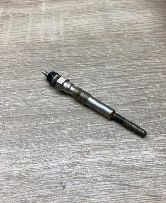 Toyota Land Cruiser (FJ40) Glow plug 0671001340