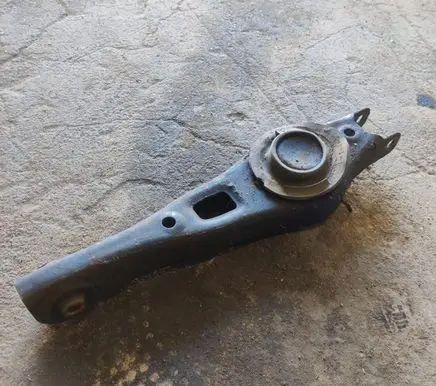 Rear control arm