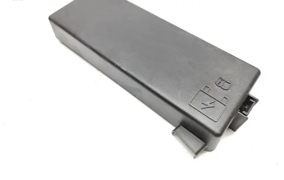 Maserati Levante Fuse box cover
