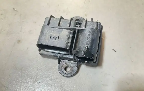 Mercedes-Benz Sprinter W906 Glow plug pre-heat relay A6519003103 51299070D 1903000144415