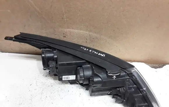KIA Sportage Headlight/headlamp 921013U290